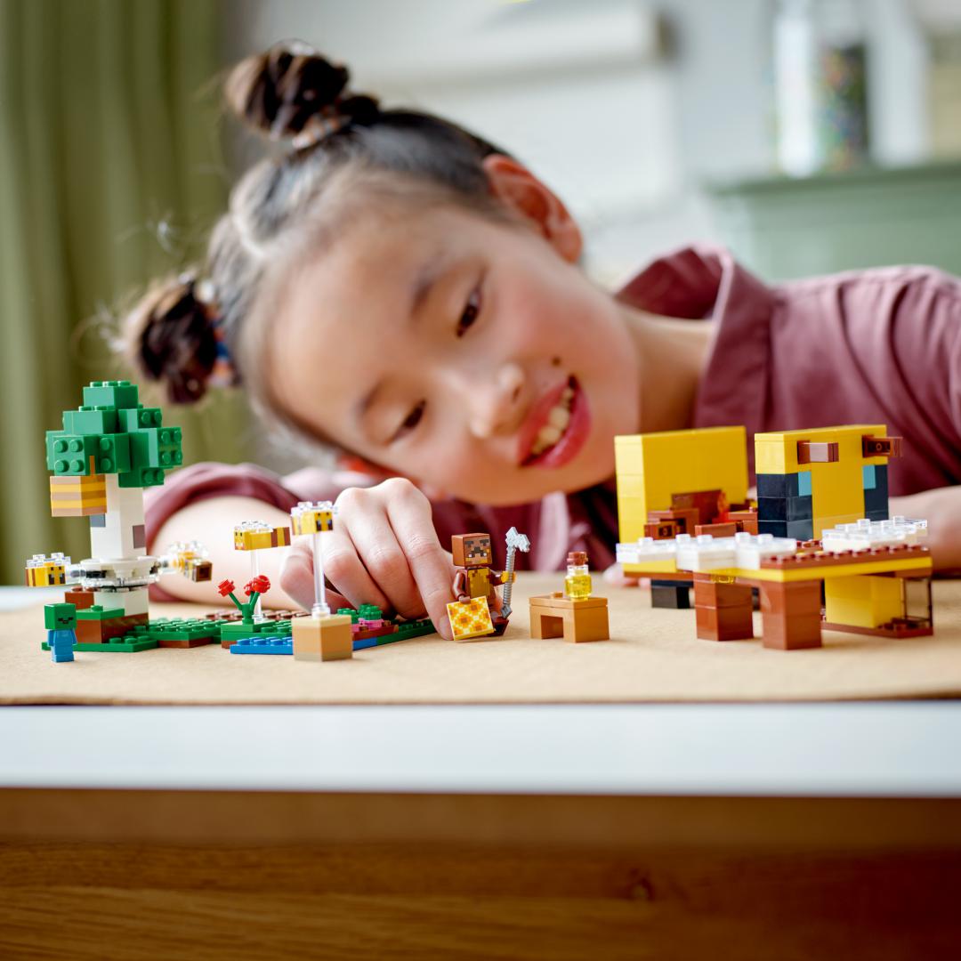 CASUTA ALBINELOR, LEGO 21241 - imagine 6